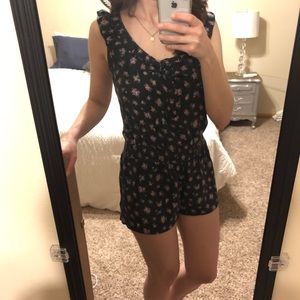 ❣️ Forever 21 Small Romper Floral Vintage Look ❣️